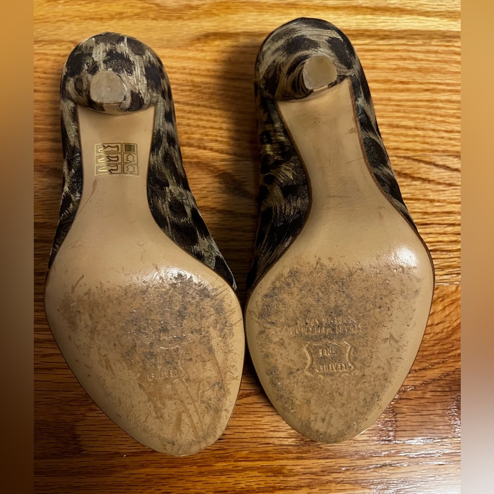 Stuart Weitzman Leopard Print Sparkly Pumps - image 3